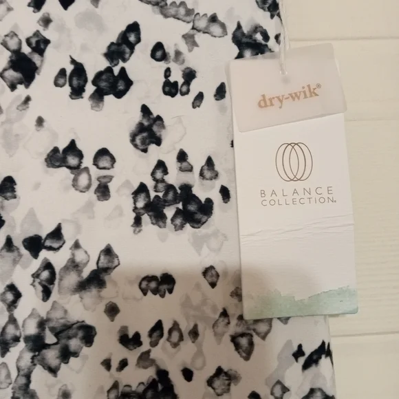 Black and White Patterned Leggings - Picture 3 of 5